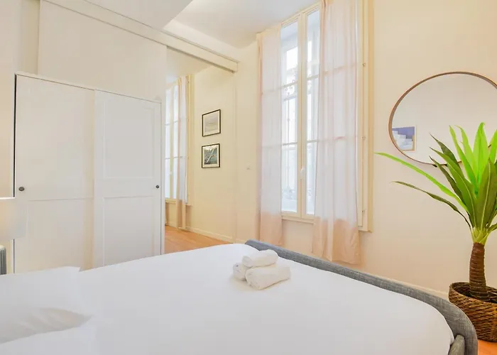 Le Magnifique De Barres Nancy